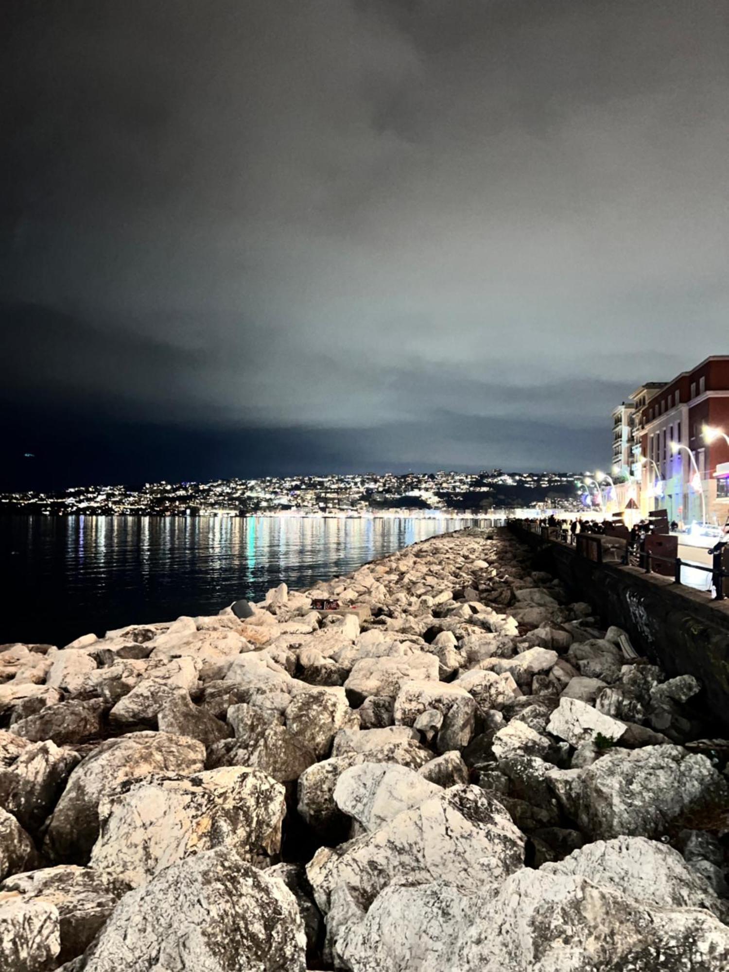 Appartamento Ira House Napoli Esterno foto
