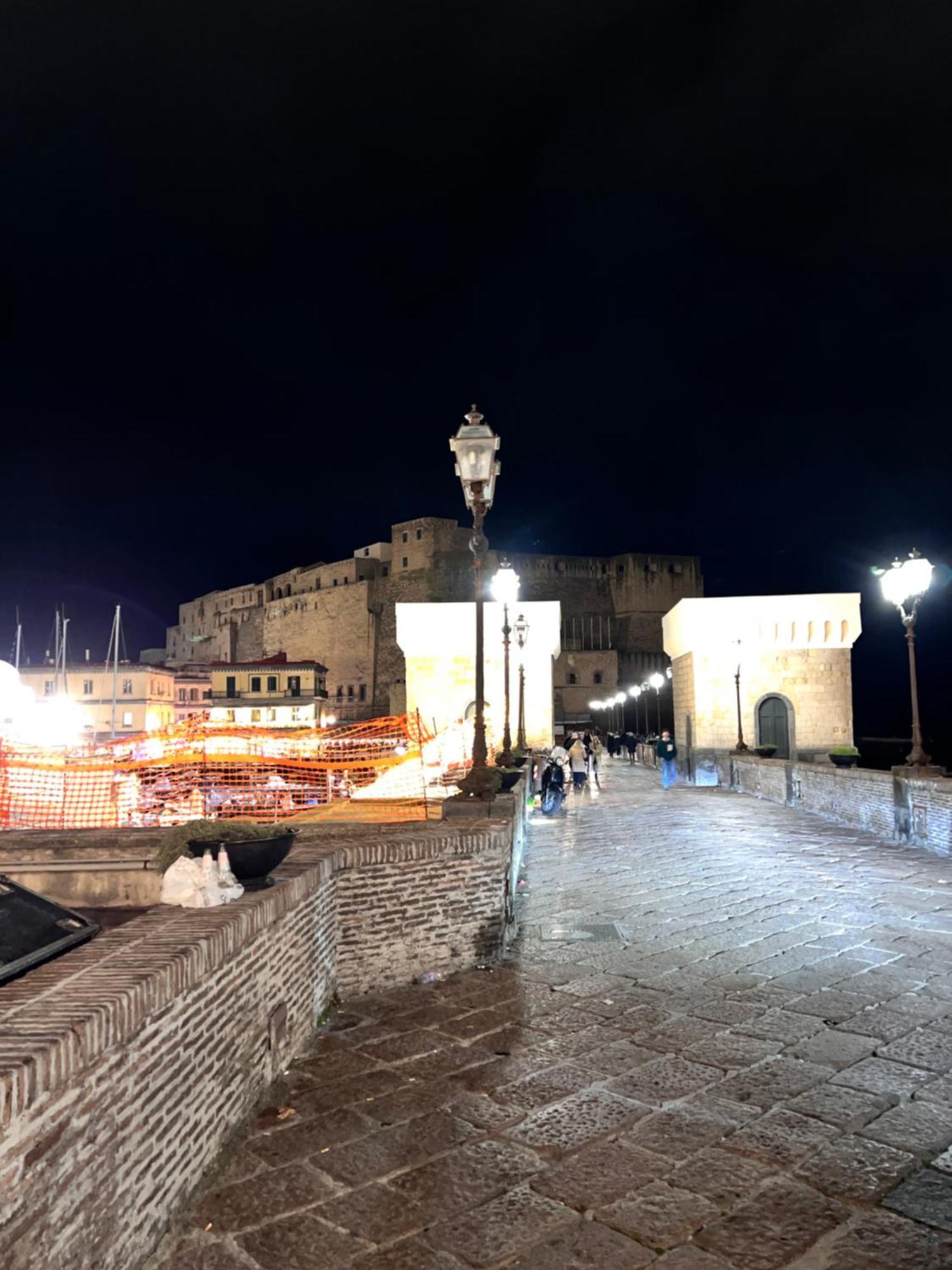 Appartamento Ira House Napoli Esterno foto