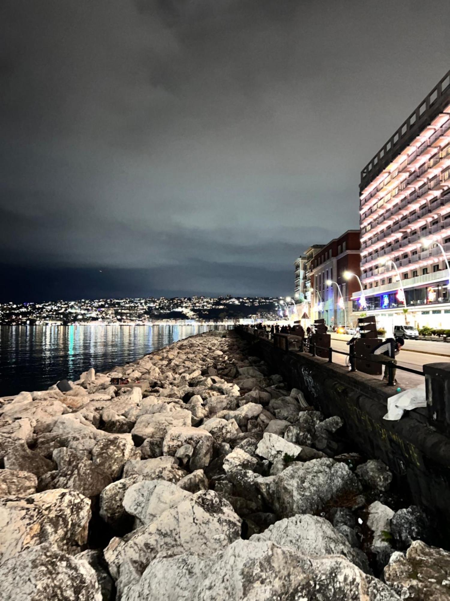 Appartamento Ira House Napoli Esterno foto