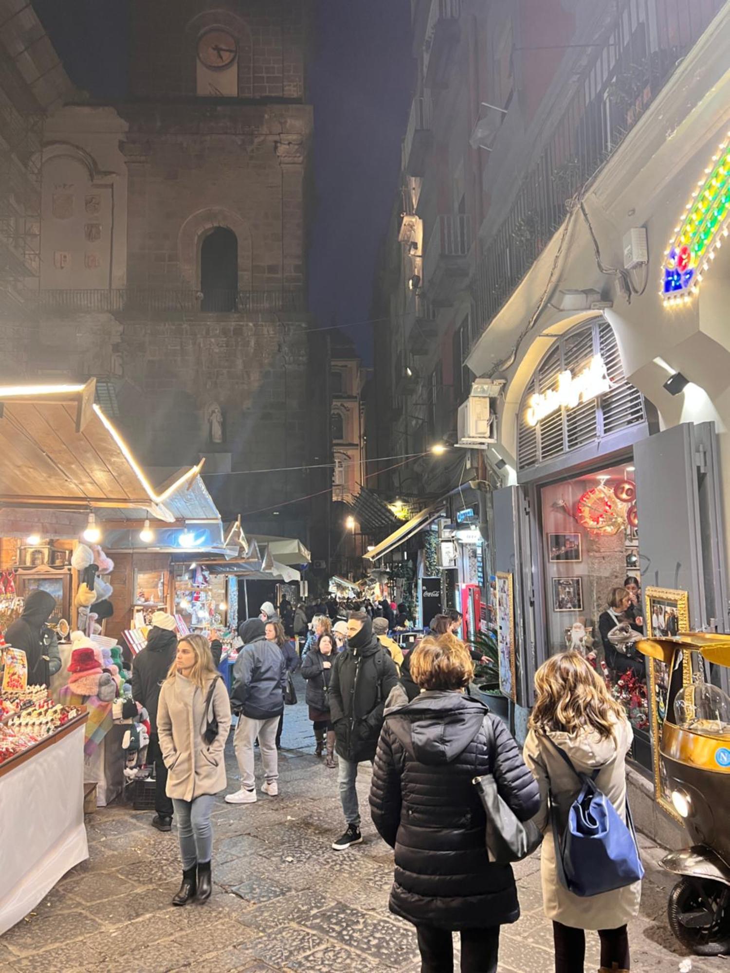 Appartamento Ira House Napoli Esterno foto